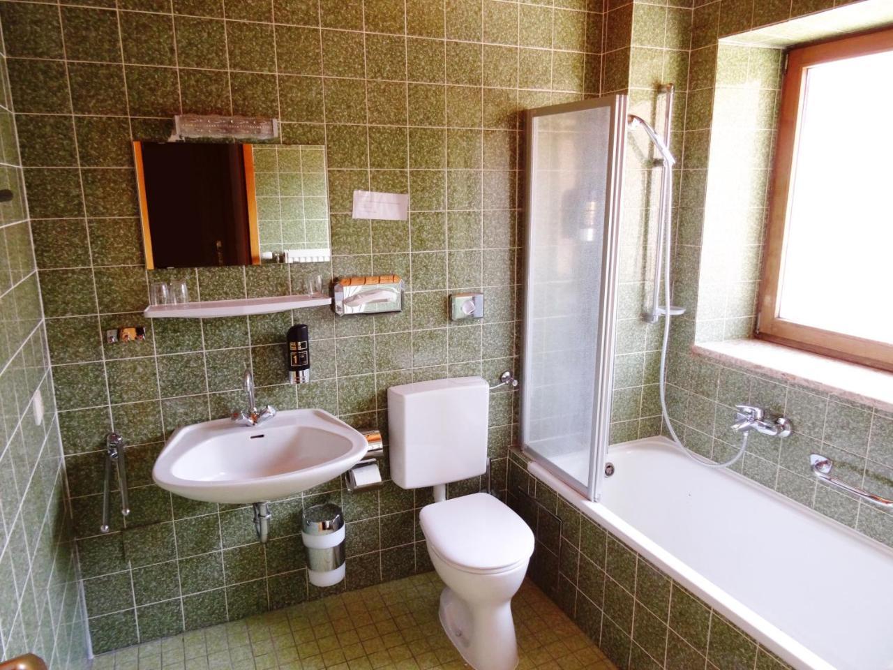 Hotel Gasthof Forelle Siegsdorf Eksteriør bilde